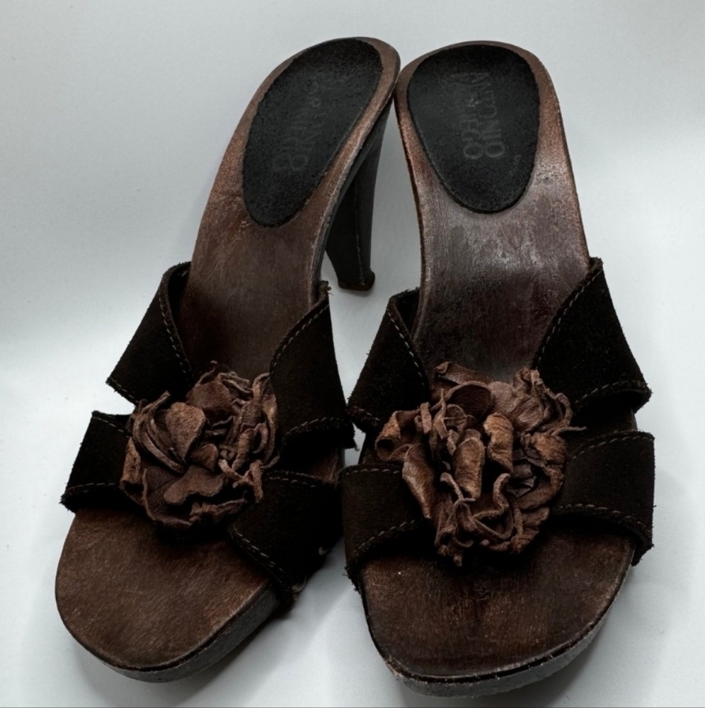 Vintage Leather Antonio Parriego Pumps